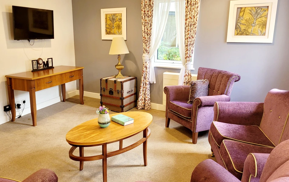 Comfortable Lounge Winnersh, RG41 5WN