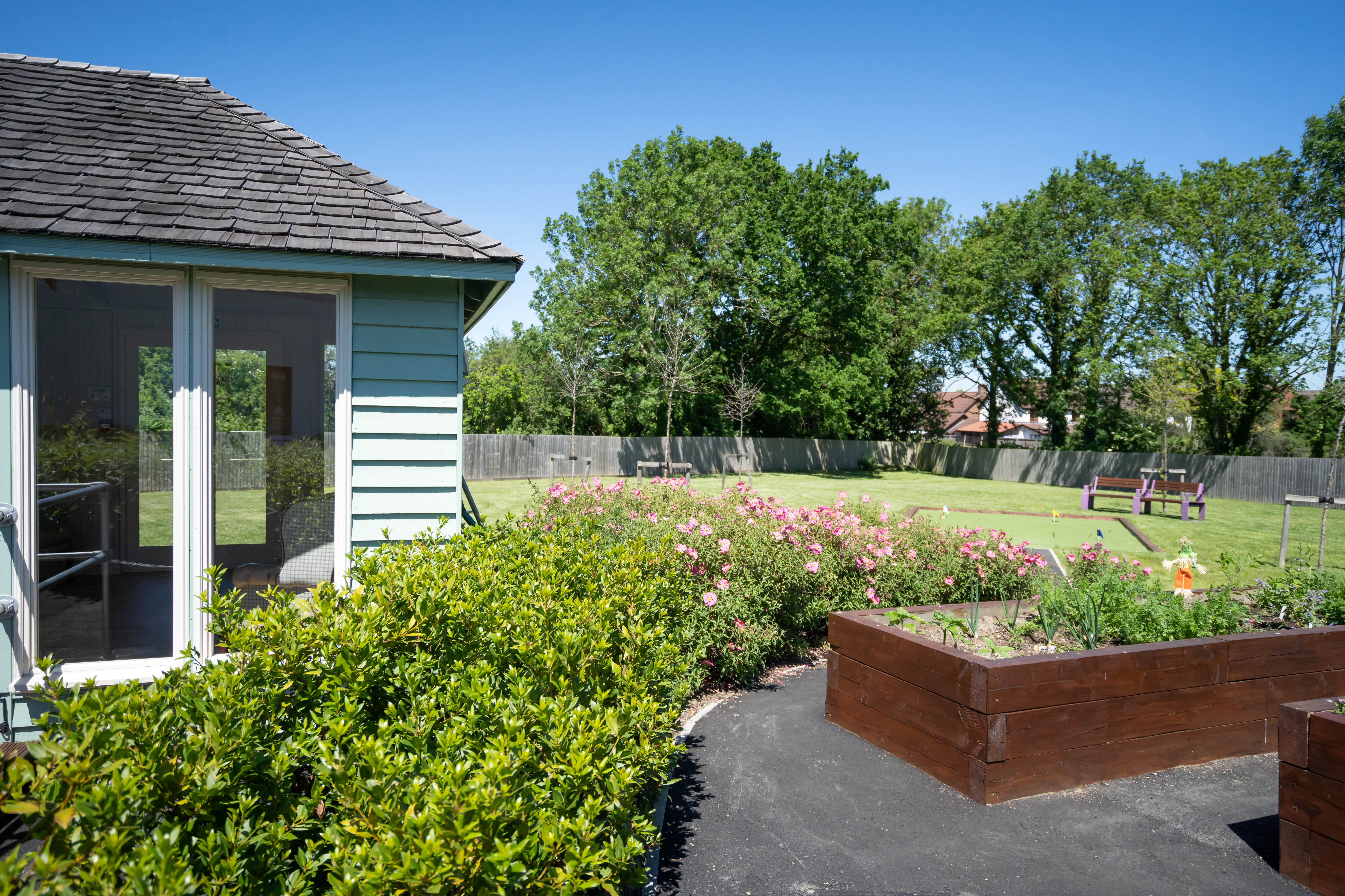 Abbeyfield Winnersh Summer House And Garden